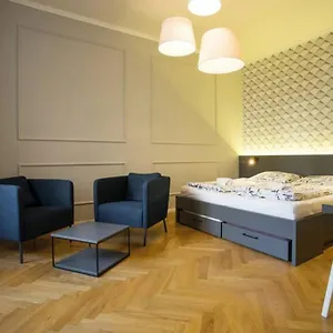 zborovska.praguehotelsweb.com/